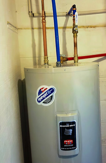 https://beaconsfieldhotwater.com.au/uploads/2025/06/electric-hot-water-system-32554.jpg