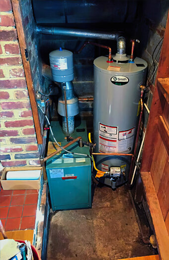 https://beaconsfieldhotwater.com.au/uploads/2025/06/gas-hot-water-system-50310.jpg