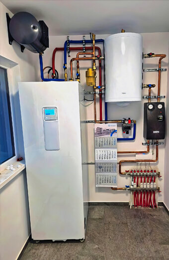 https://beaconsfieldhotwater.com.au/uploads/2025/06/hot-water-13140.jpg