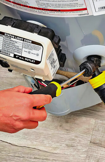 https://beaconsfieldhotwater.com.au/uploads/2025/06/hot-water-servicing-70528.jpg