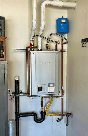 https://beaconsfieldhotwater.com.au/uploads/2025/06/instant-hot-water-systems-98444.jpg